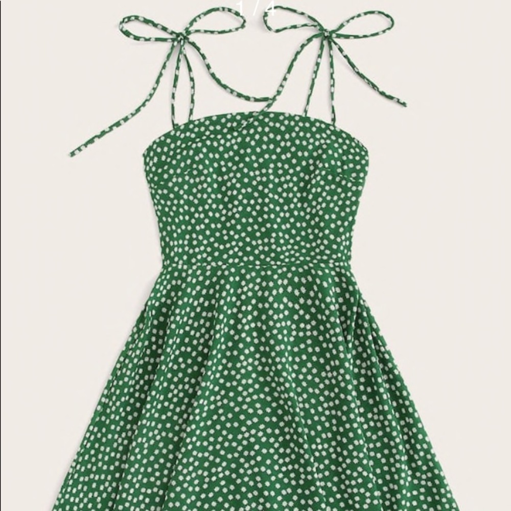 🔥S O L D🔥Daisy Floral Knot Cami Dress